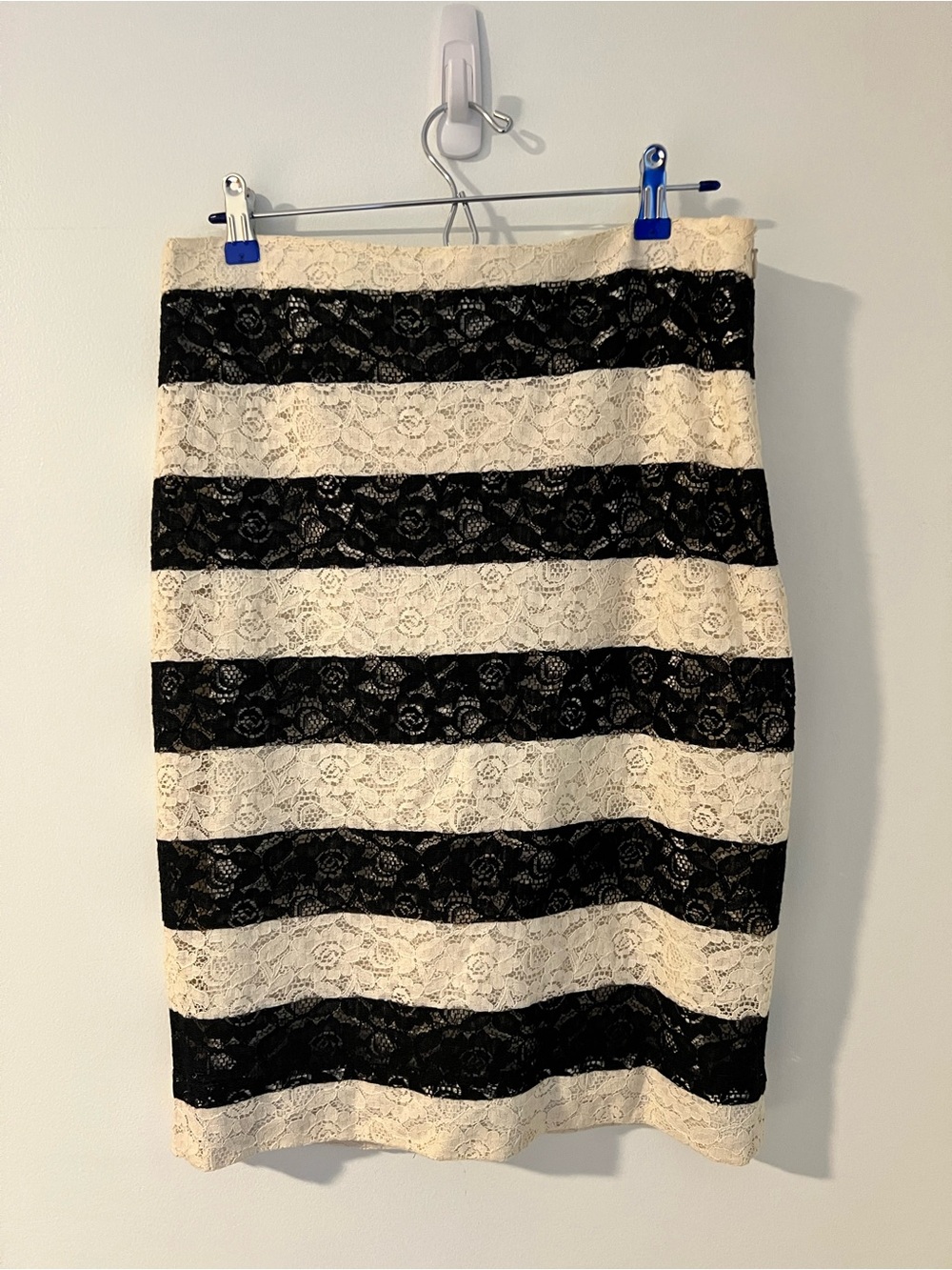 The Limited Black & Cream Striped Floral Lace Pencil Skirt - Size 12